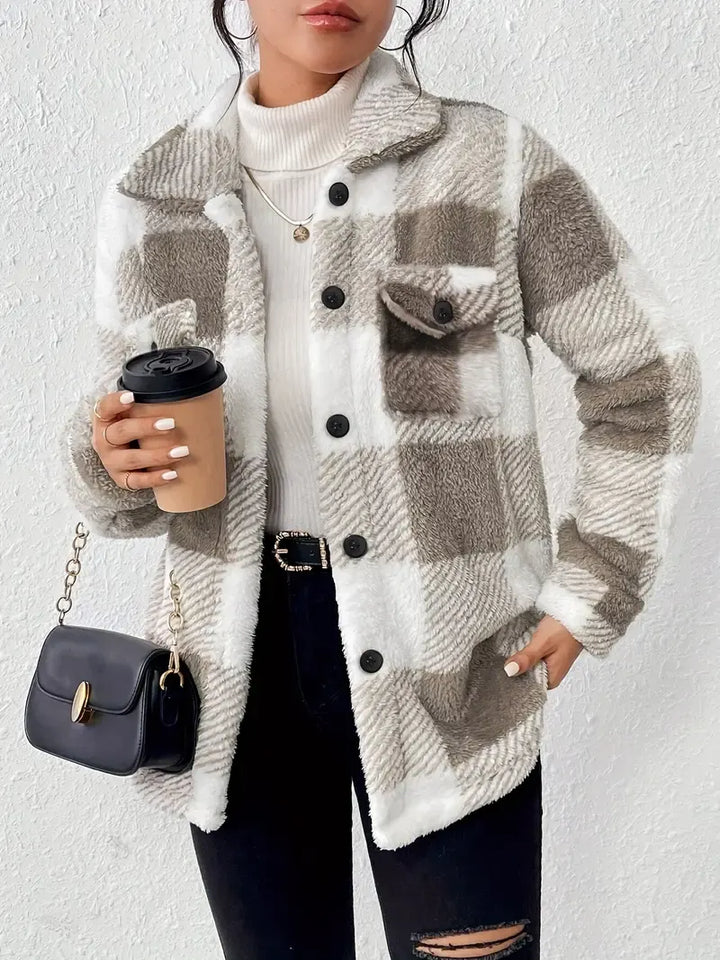 Emelisse - Kuscheliges Karo-Overshirt mit Knopfleiste