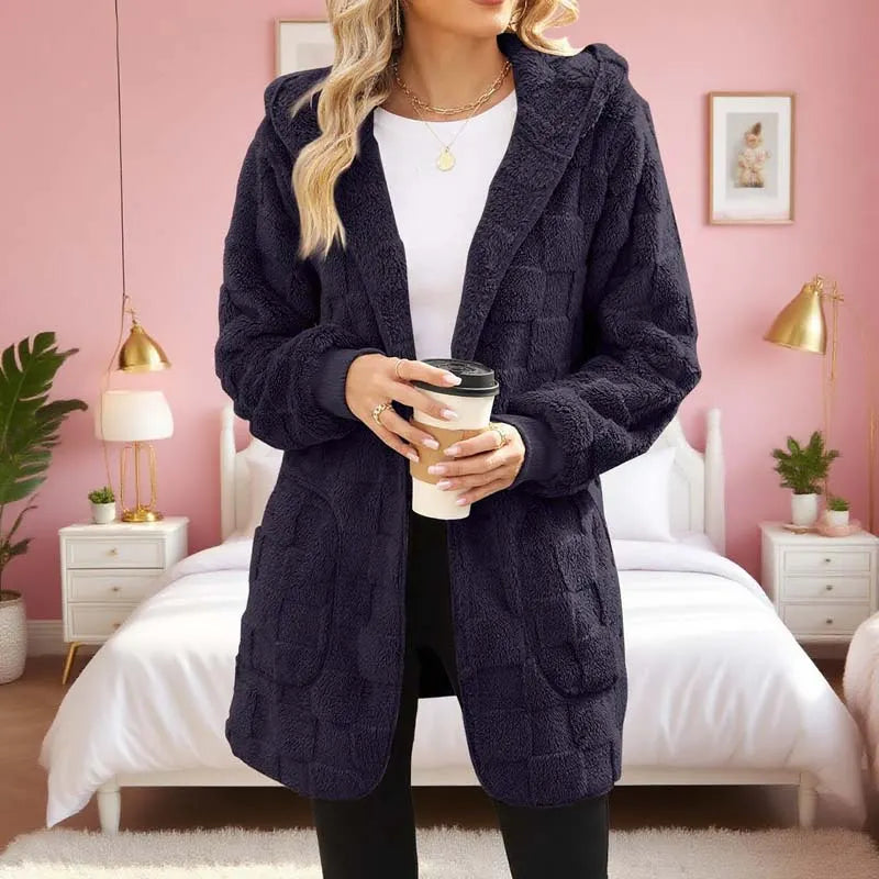 Zinnabelle - flauschige Kapuzenstrickjacke
