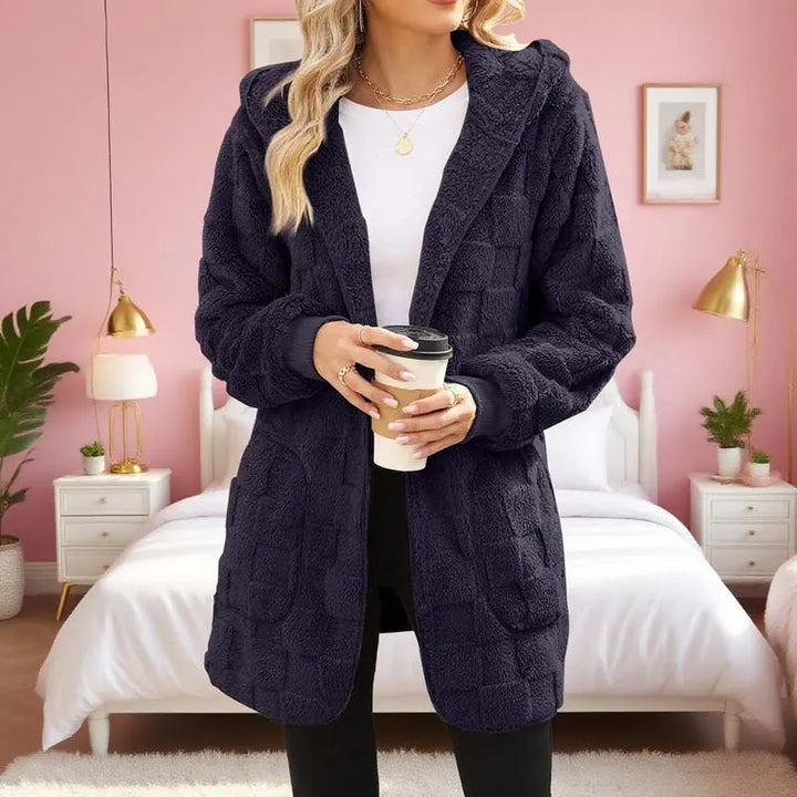 Zinnabelle - flauschige Kapuzenstrickjacke