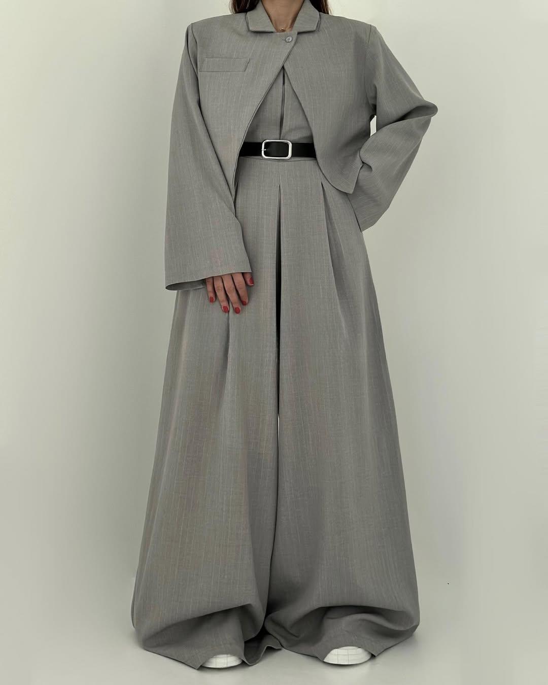 Lorayae - Soft-Touch Set aus weit geschnittenem Jumpsuit und Jacke