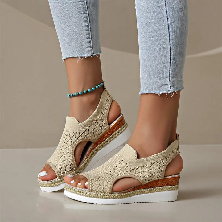 Orianne - atmungsaktive Peep-Toe-Wedges