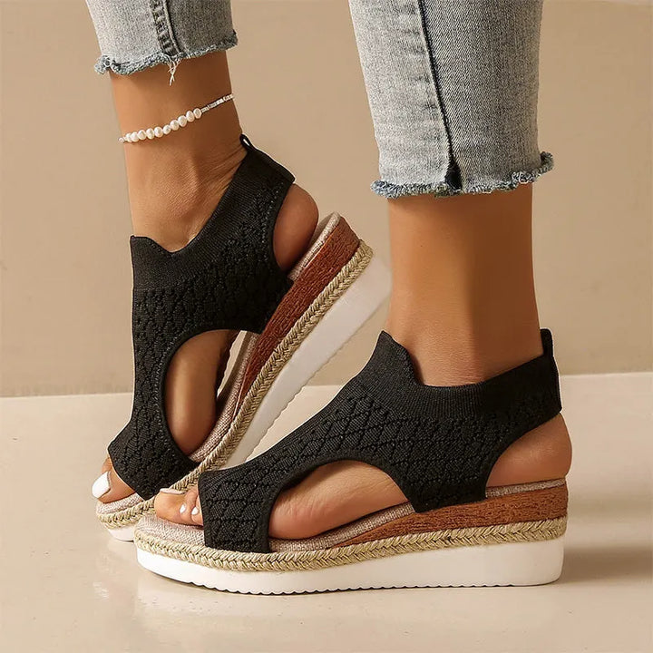 Orianne - atmungsaktive Peep-Toe-Wedges