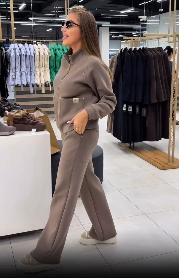 Floranique - Zweiteiliges Set mit weicher Haptik aus kurzer Jacke mit Reißverschluss und weiter Hose