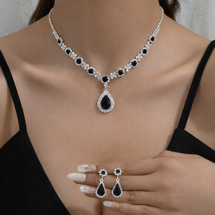 Sariyn – Elegantes Schmuck-Set in Tropfenform