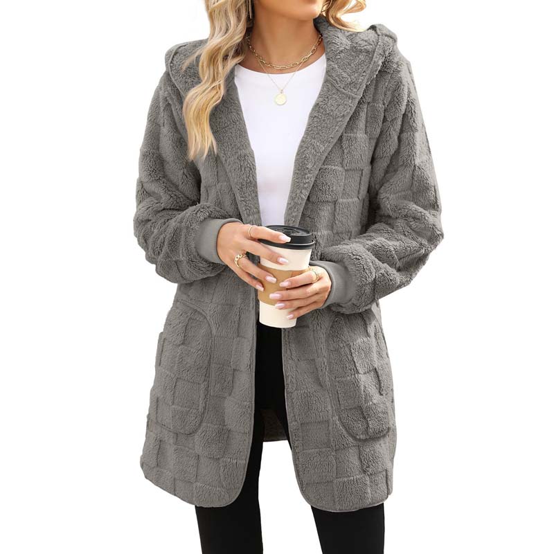 Zinnabelle - flauschige Kapuzenstrickjacke