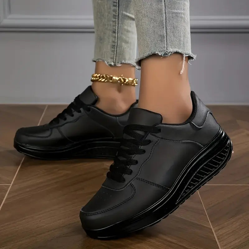Sable - Plateau-Sneaker mit Schnürung in bequemer Passform