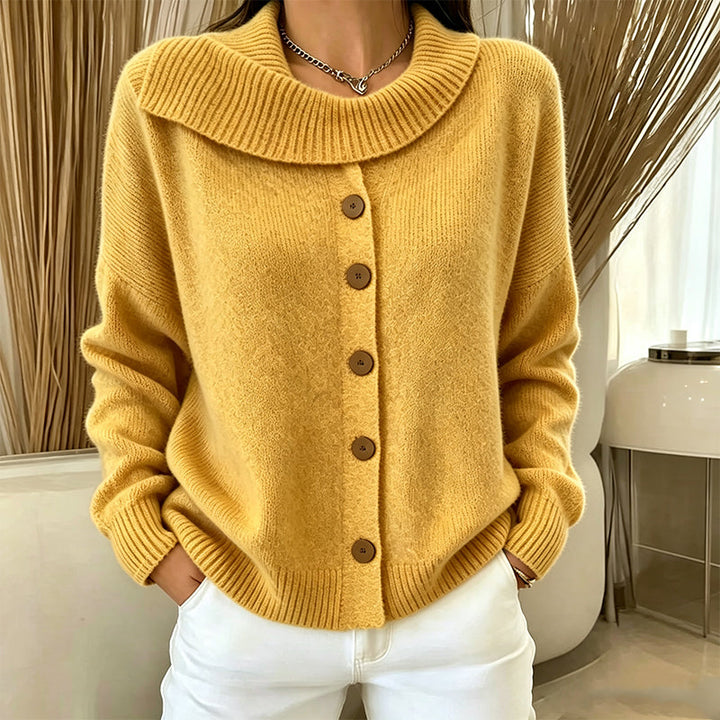 Elowette - Strickjacke mit breitem Kragen und Knopfverschluss