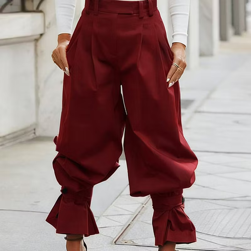 Dianella - Hochtaillierte Hose mit Rüschenabschluss