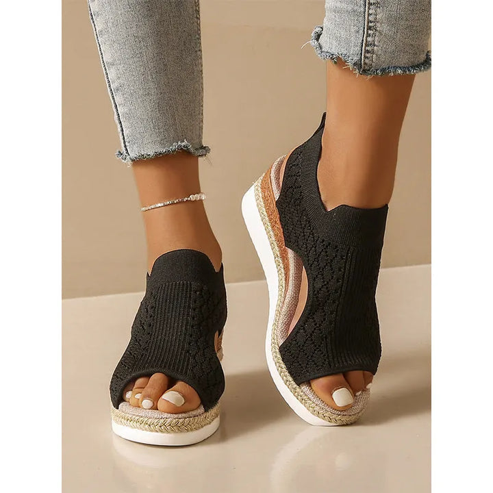 Orianne - atmungsaktive Peep-Toe-Wedges