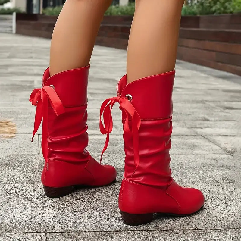 Hilda - Wadenhohe Schnürstiefel mit Raffung