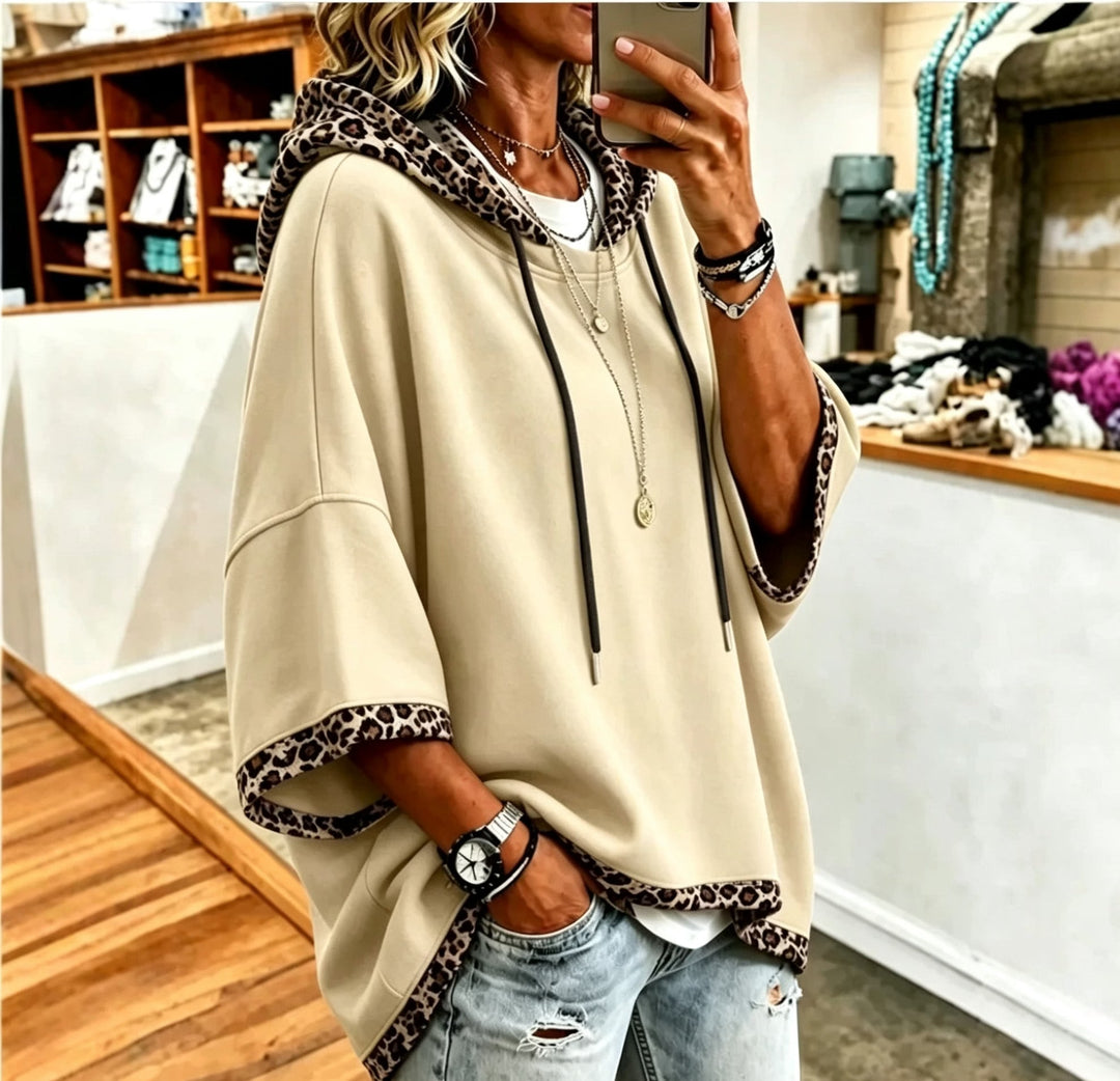 Aliz - Kapuzen-Sweatshirt mit Fledermausärmeln und Leopardenbesatz
