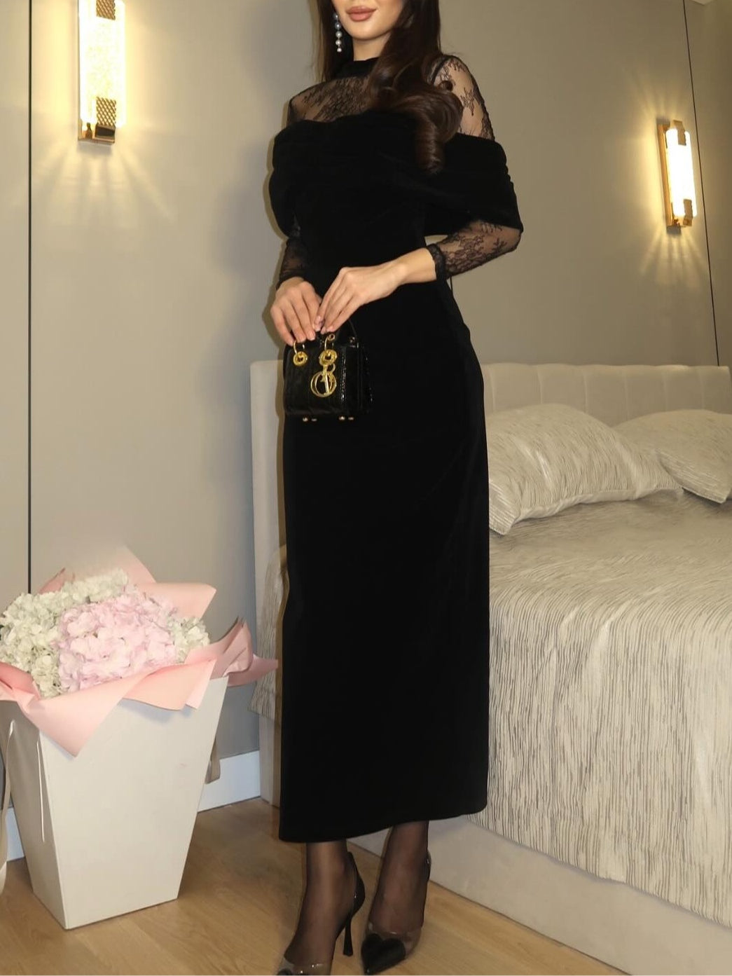 Briony - schulterfreies Spitzen-Abendkleid