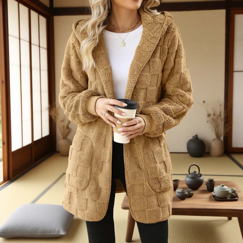 Zinnabelle - flauschige Kapuzenstrickjacke