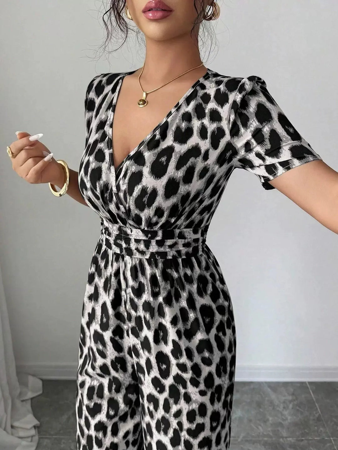 Eveliora - Eleganter Jumpsuit mit Animalprint