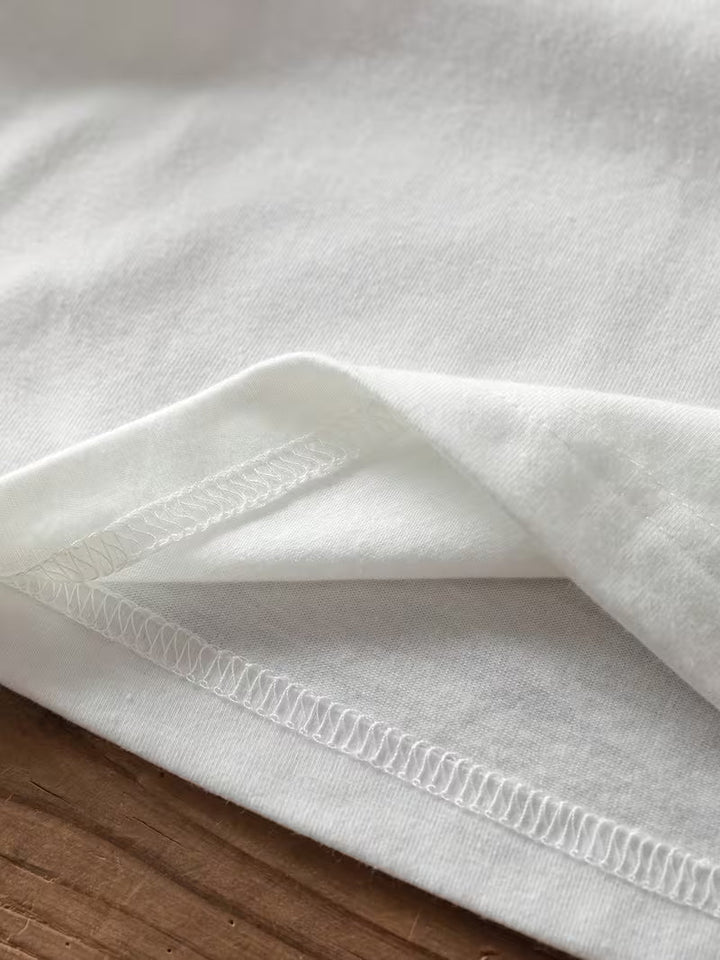 Sarai - T-Shirt mit Kaffeeherz-Print