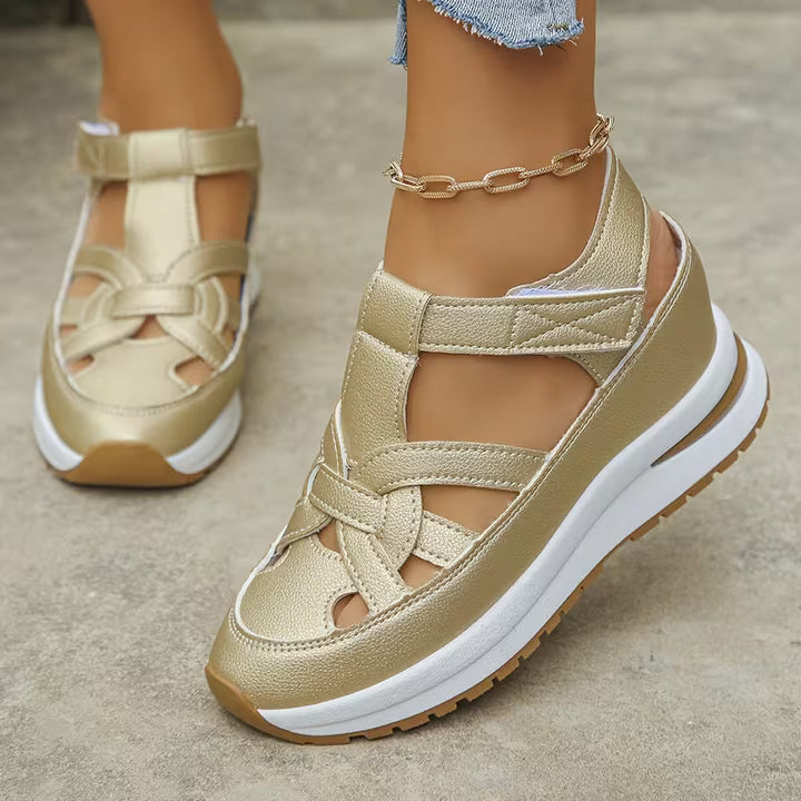 Novessia - Cut-out-Plateau-Keilsandalen