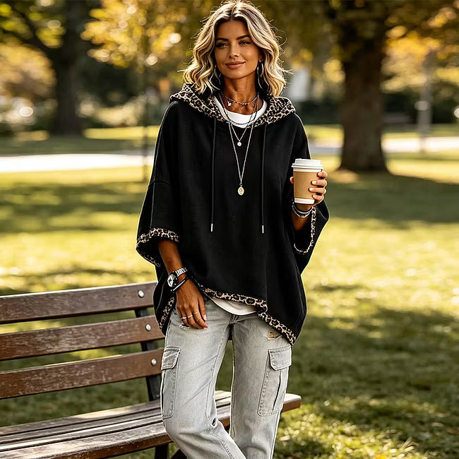 Aliz - Kapuzen-Sweatshirt mit Fledermausärmeln und Leopardenbesatz