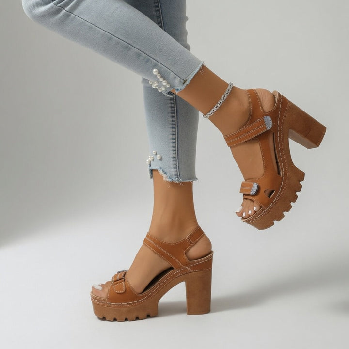Roselyn - Plateau-Sandalette mit skulpturalem Blockabsatz
