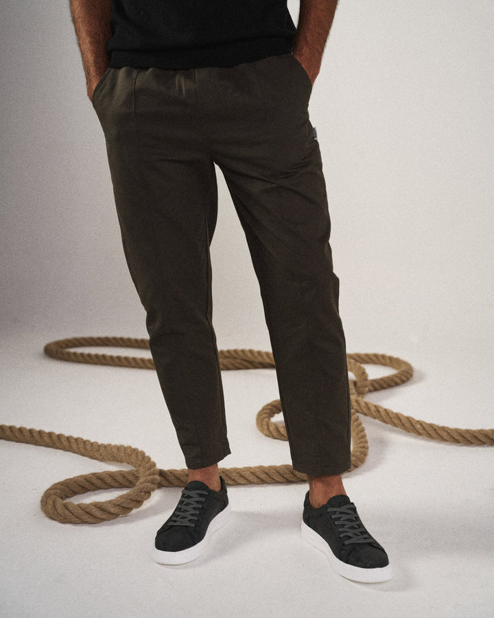 Neryth - schmal zulaufende Soft-Touch-Jogginghose