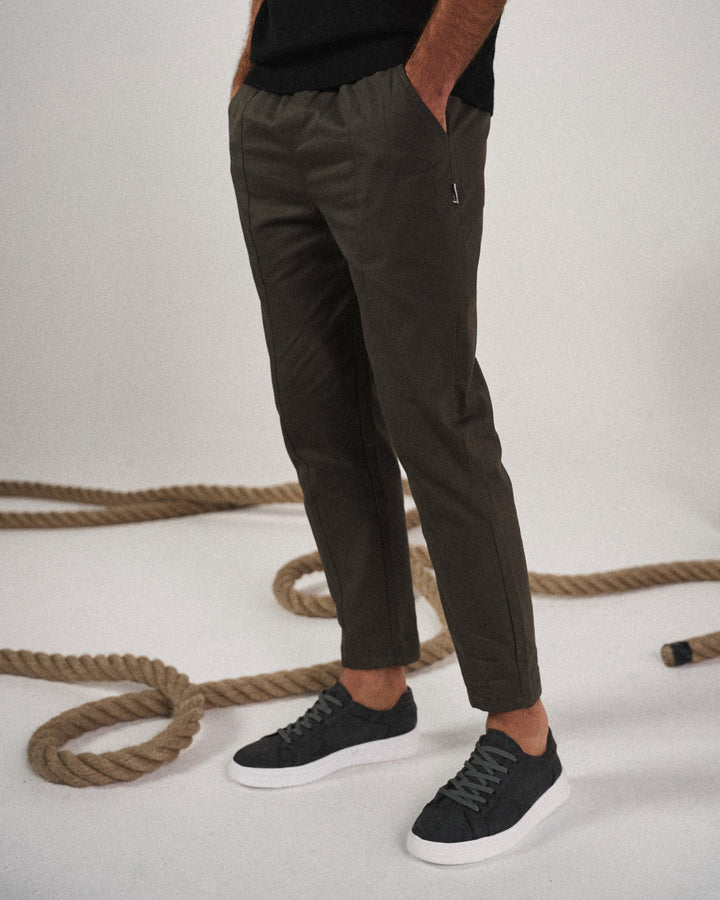 Neryth - schmal zulaufende Soft-Touch-Jogginghose