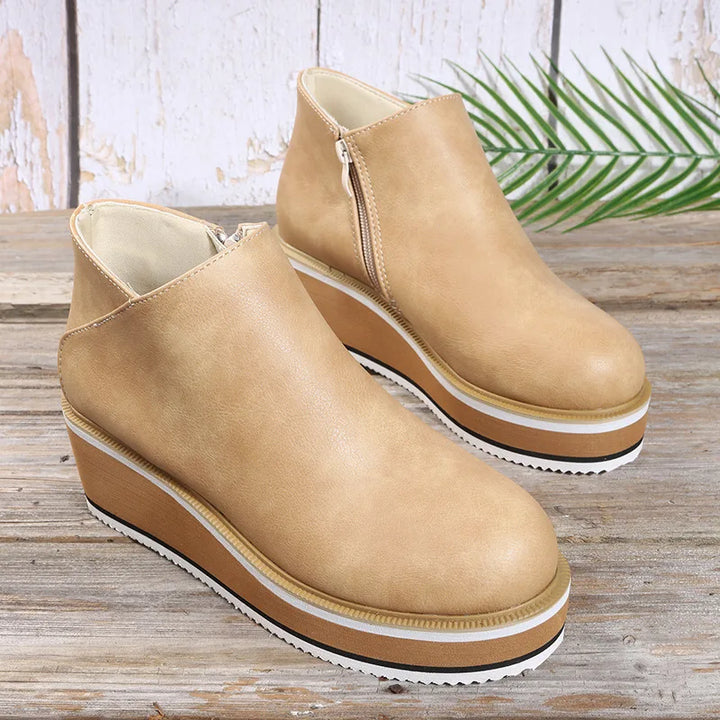 Neve - Gepolsterte Keilabsatz-Stiefeletten