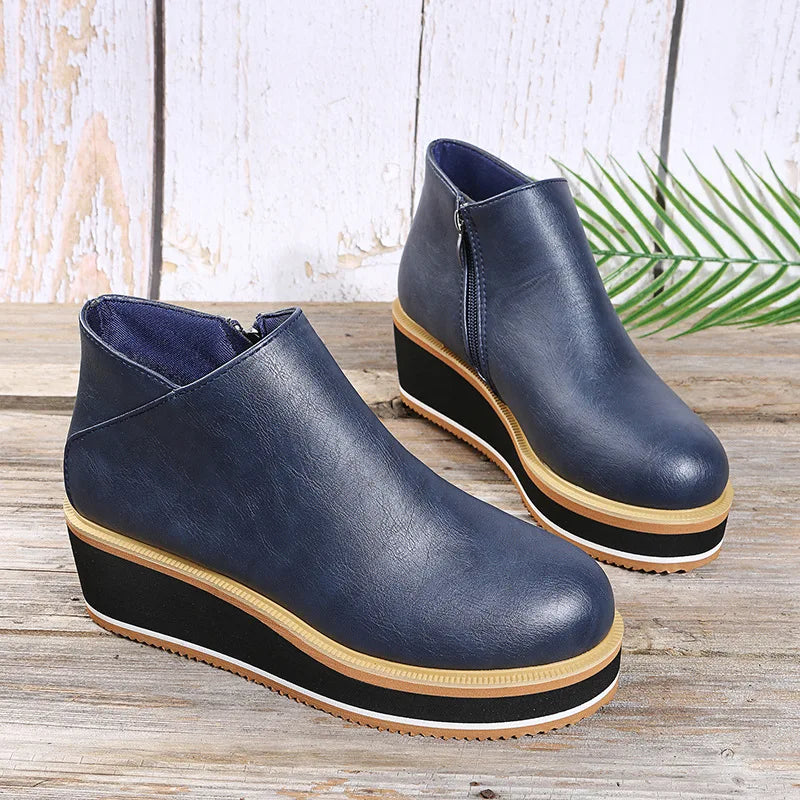 Neve - Gepolsterte Keilabsatz-Stiefeletten
