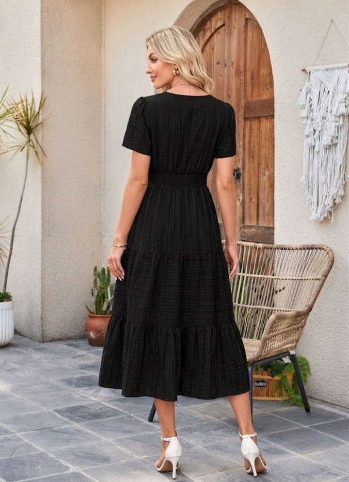 Astrelle - Strukturiertes, stufiges Maxikleid