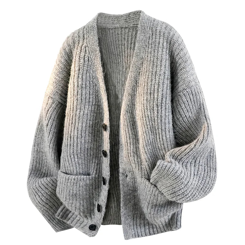 Galienne - Oversize-Strickjacke mit V-Ausschnitt in Soft-Touch-Qualität