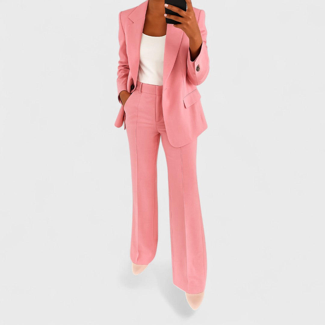 Estevia - Taillierter Hosenanzug mit Ein-Knopf-Blazer