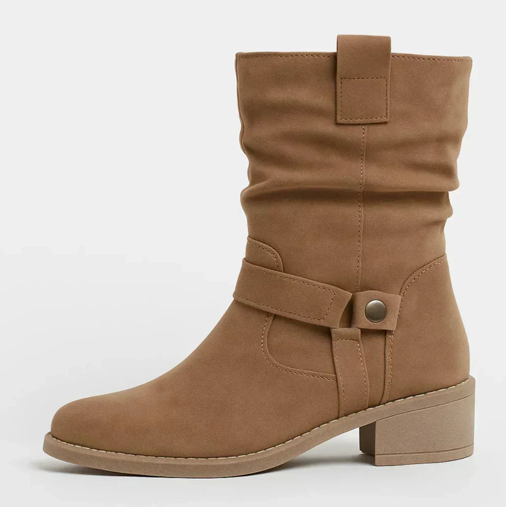 Calluna - Wadenhohe Stiefel mit Blockabsatz und Soft-Touch-Finish
