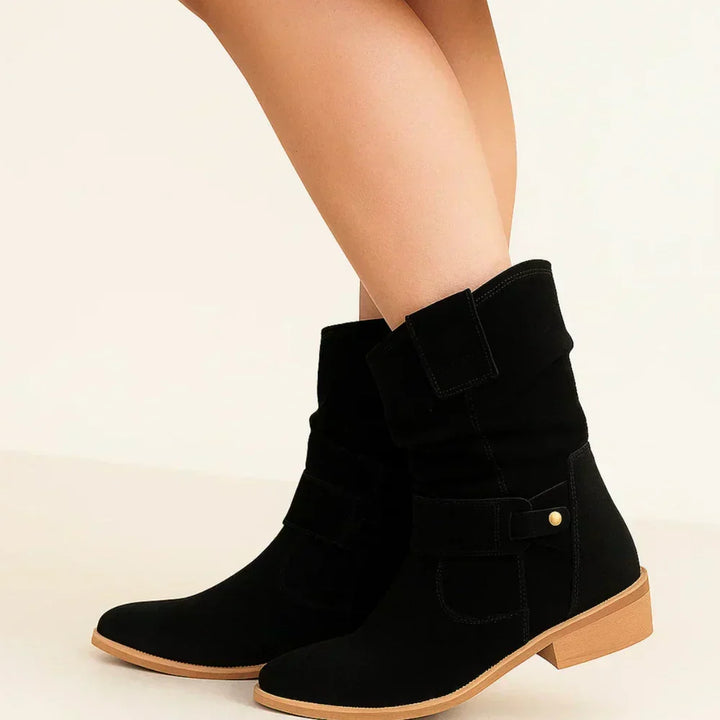 Calluna - Wadenhohe Stiefel mit Blockabsatz und Soft-Touch-Finish