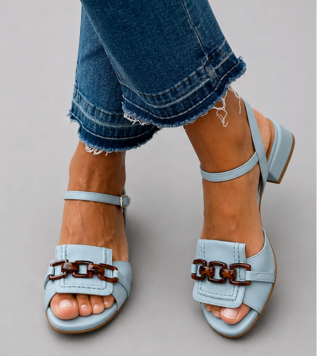 Elissora - Raffinierte Sandalette mit kleinem Absatz