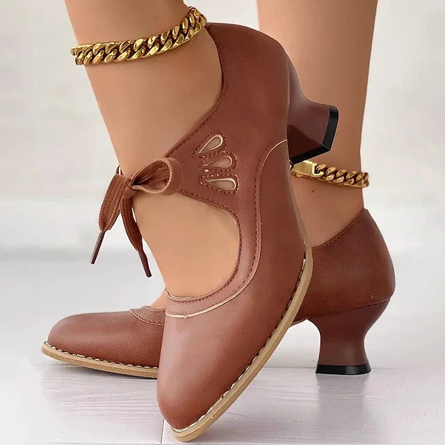 Veralyn - Vintage Schnürpumps mit Kitten-Heels