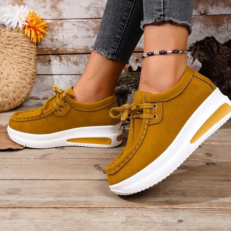 Eirwen - Gepolsterte Plateauschnürschuhe