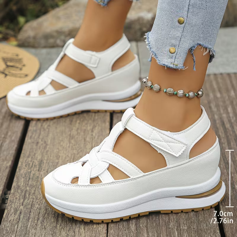 Novessia - Cut-out-Plateau-Keilsandalen