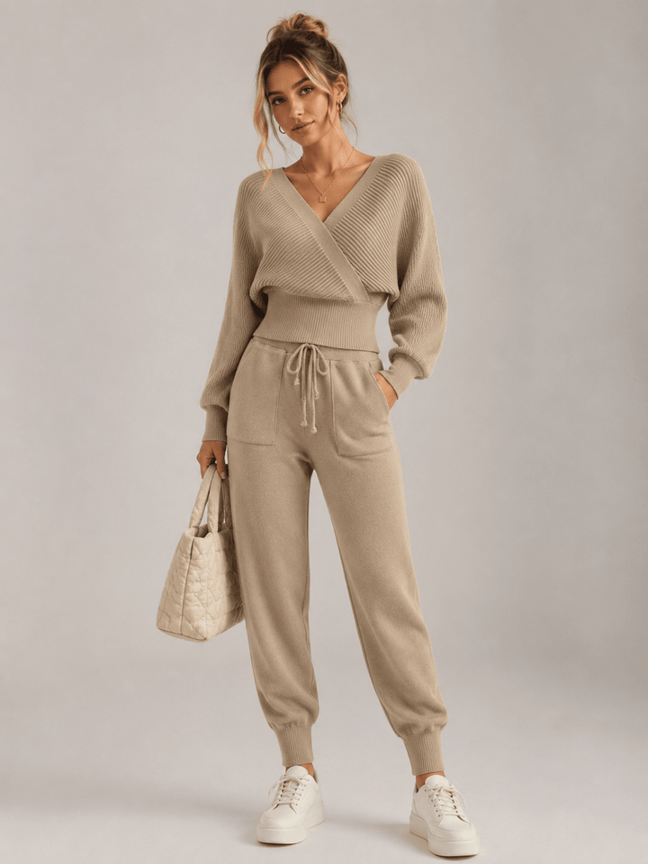 Adelyra - Geripptes Loungewear-Set (zweiteilig)