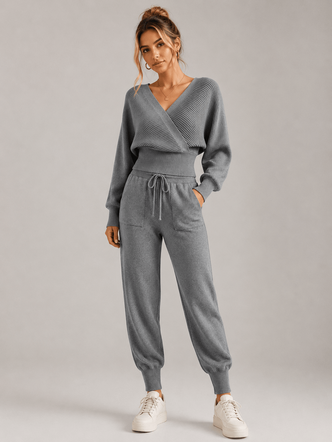 Adelyra - Geripptes Loungewear-Set (zweiteilig)