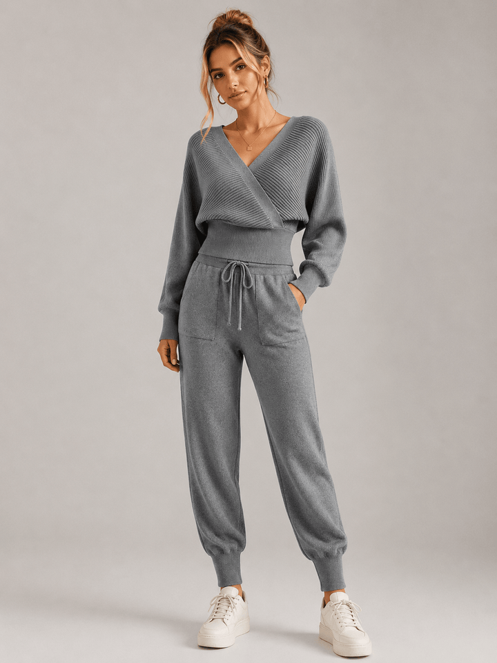 Adelyra - Geripptes Loungewear-Set (zweiteilig)