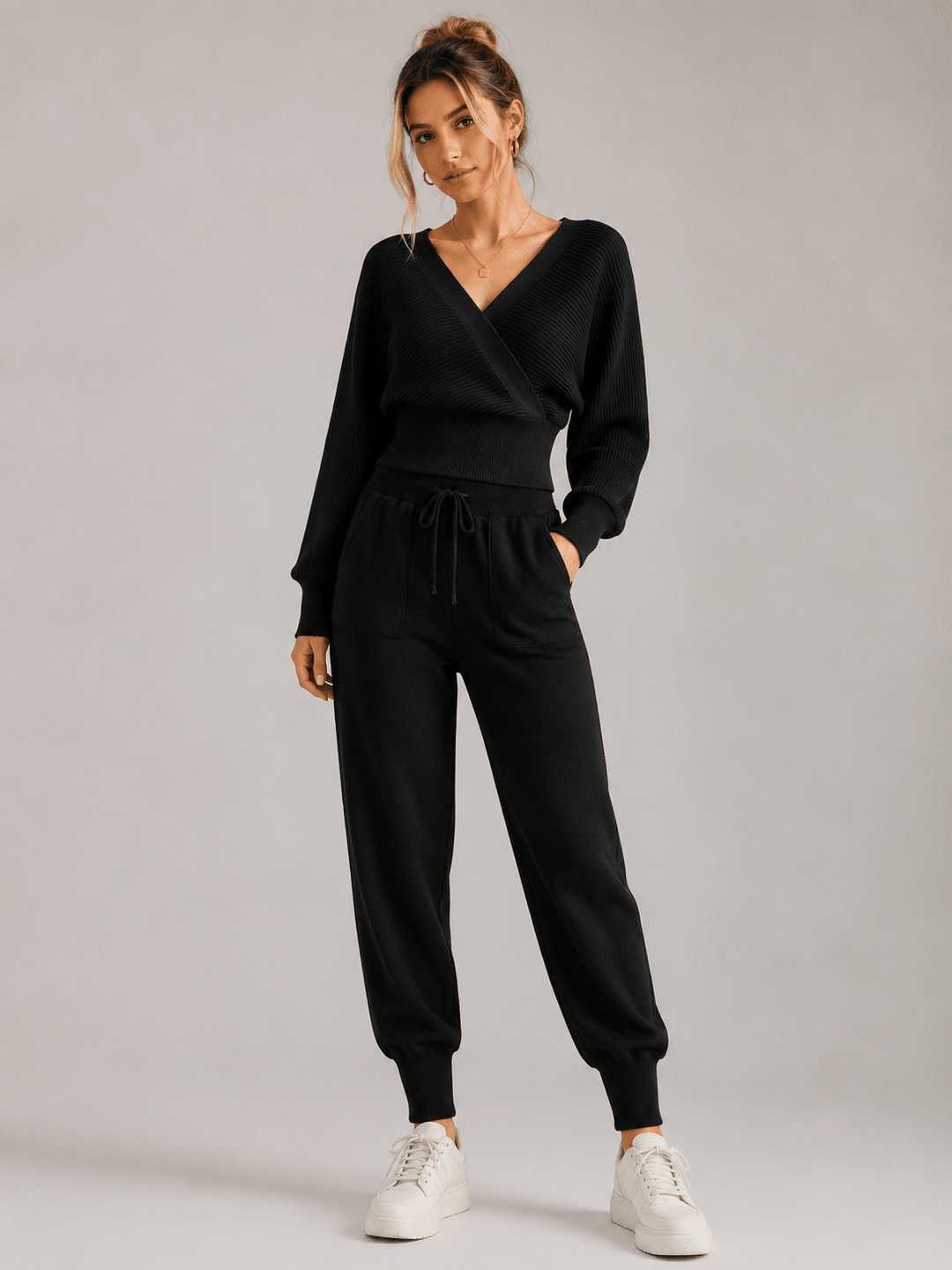 Adelyra - Geripptes Loungewear-Set (zweiteilig)