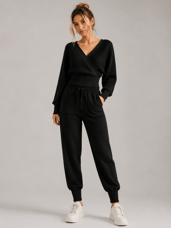 Adelyra - Geripptes Loungewear-Set (zweiteilig)