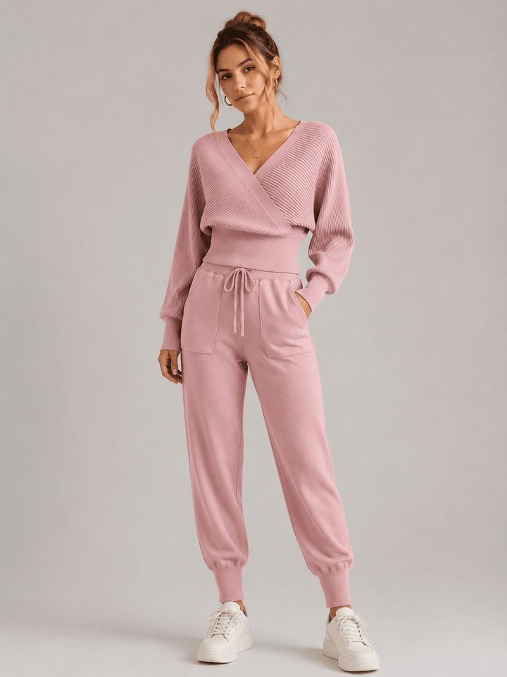 Adelyra - Geripptes Loungewear-Set (zweiteilig)