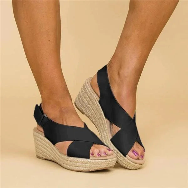 Zadie - lässige Plateausandalen mit überkreuzten Riemen