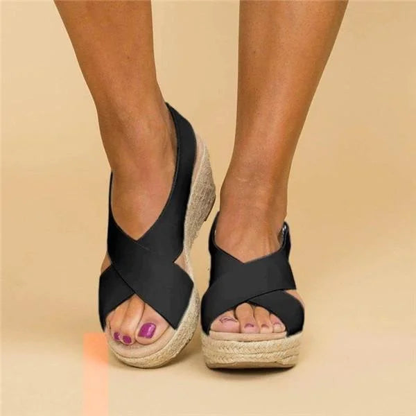 Zadie - lässige Plateausandalen mit überkreuzten Riemen