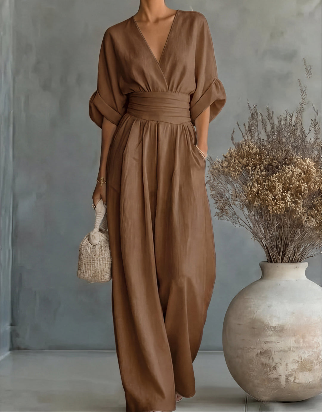 Xylora - Hochwertiger weitbeiniger Jumpsuit mit V-Ausschnitt