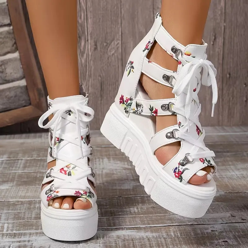 Gaelina - Florale Plateausandalen zum Schnüren