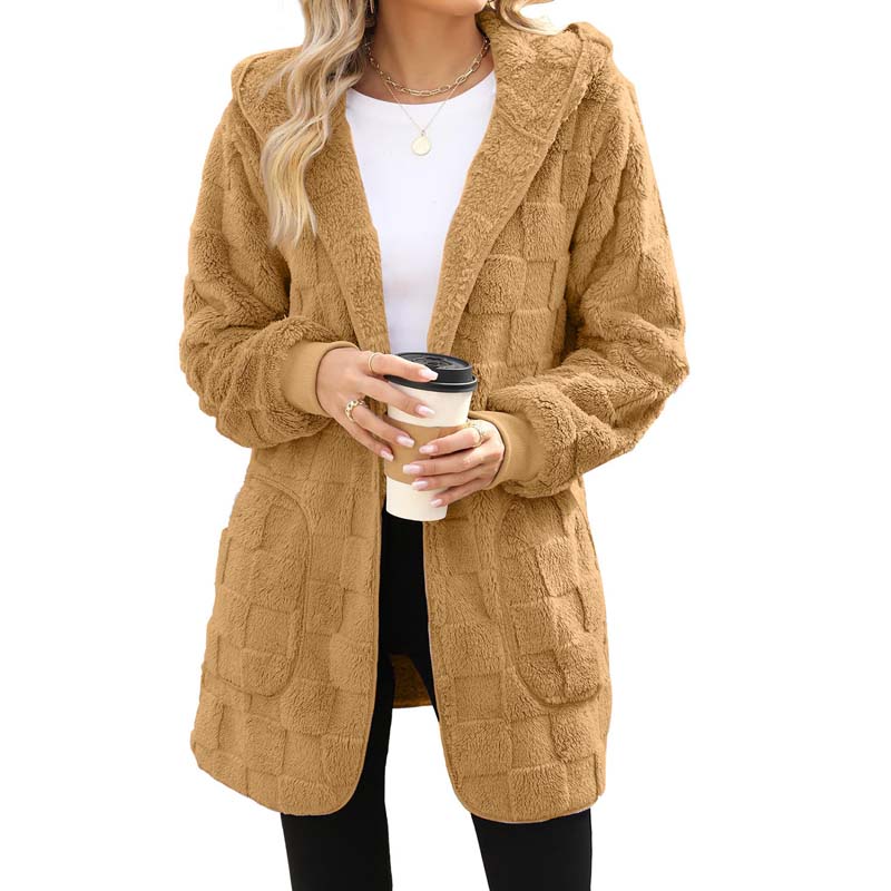 Zinnabelle - flauschige Kapuzenstrickjacke