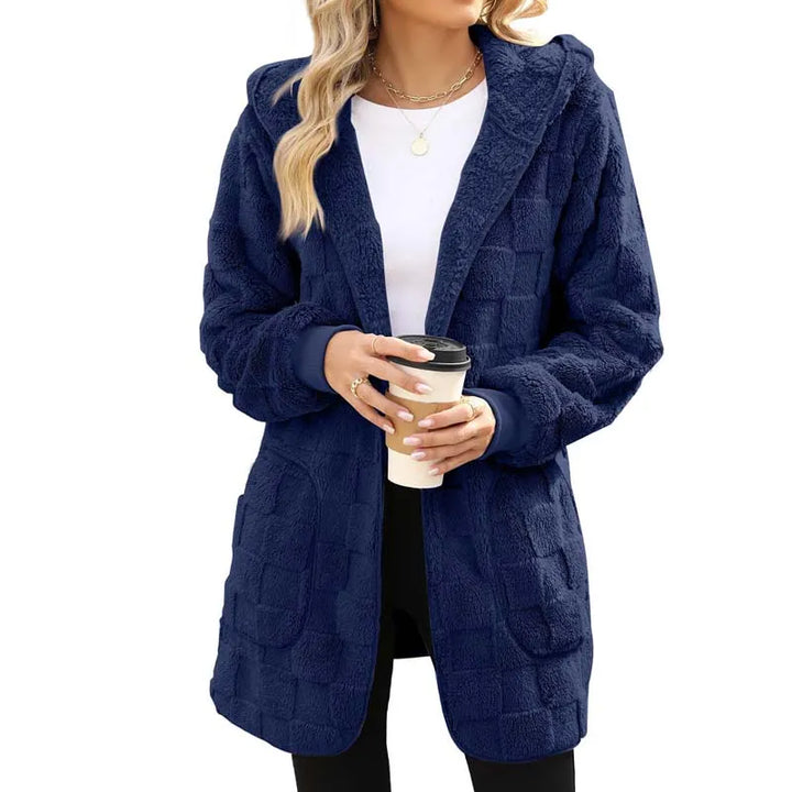 Zinnabelle - flauschige Kapuzenstrickjacke