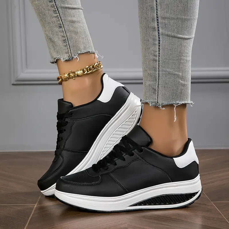 Sable - Plateau-Sneaker mit Schnürung in bequemer Passform