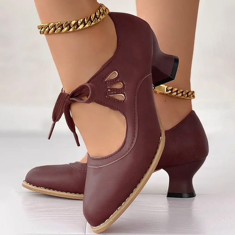 Veralyn - Vintage Schnürpumps mit Kitten-Heels