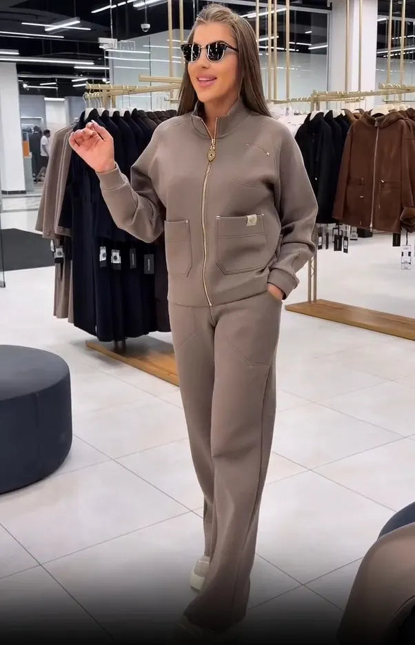 Floranique - Zweiteiliges Set mit weicher Haptik aus kurzer Jacke mit Reißverschluss und weiter Hose
